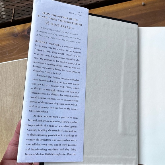 The Swan Thieves Hardcover First Edition Book By Elizabeth Kostova - Picture 3 of 13